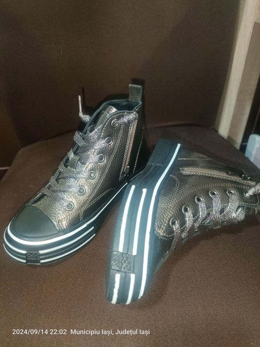 Adidași pentrui fete