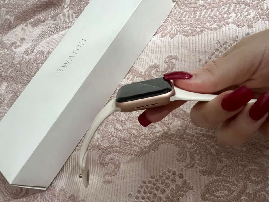 Продам Часы Apple Watch 4 40mm 80%