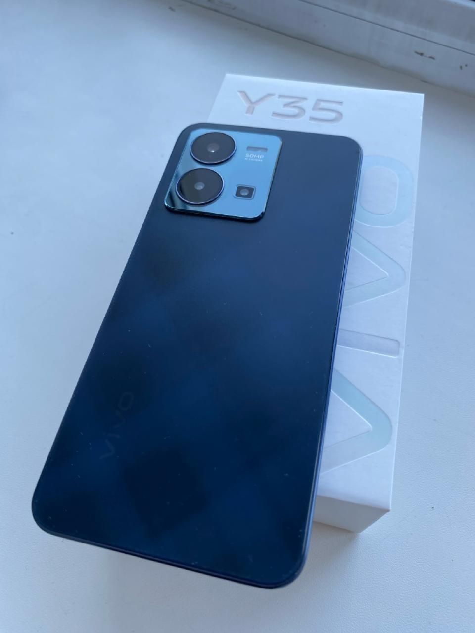 Продам телефон VIVO Y35