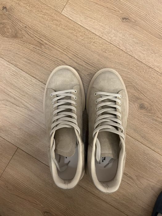 Нови Мъжки Велурени Бежови Обувки Стилни Удобни Модерни