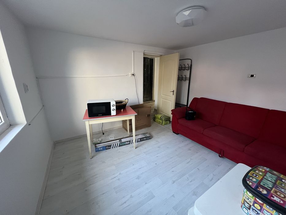 Casa la curte pieptanari sector 5