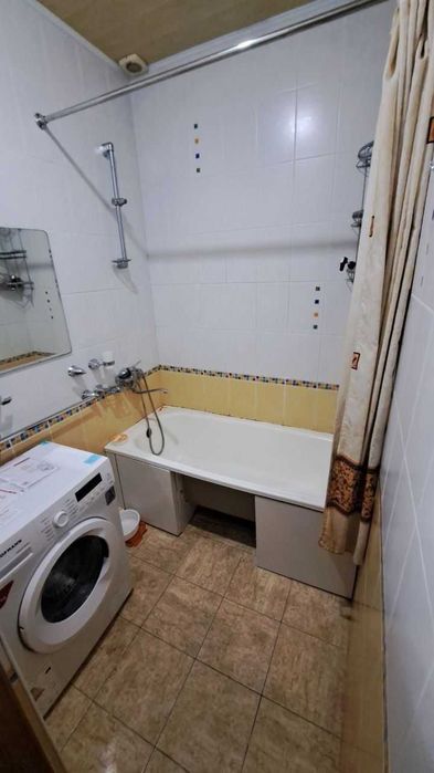 Шахристанская, 2/3/4 Срочно Продаётся квартира не торец