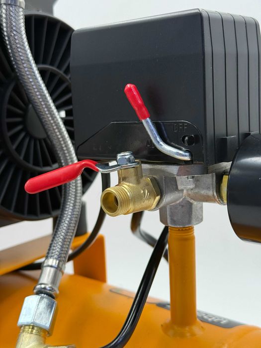 Компрессор воздушный безмасляный Ubay UB-AC9L | 9 л | 8 бар | 1300 Вт