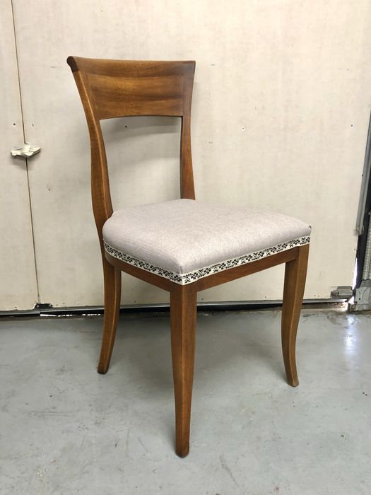 Scaune din lemn masiv de tec (teak).