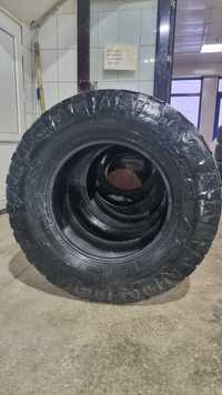 Продам комплект Maxxis Razr AT 285.70.R17