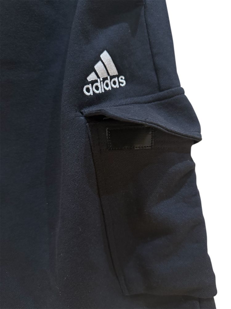 Ново! Оригинални къси гащи adidas
