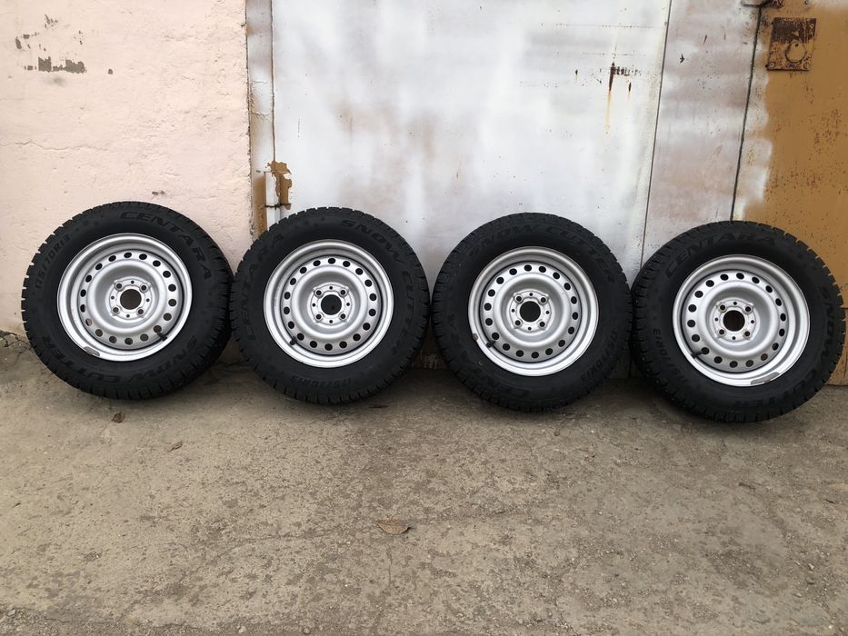 Комплект шипованных колес Centara 175/70r13 на дисках ВАЗ