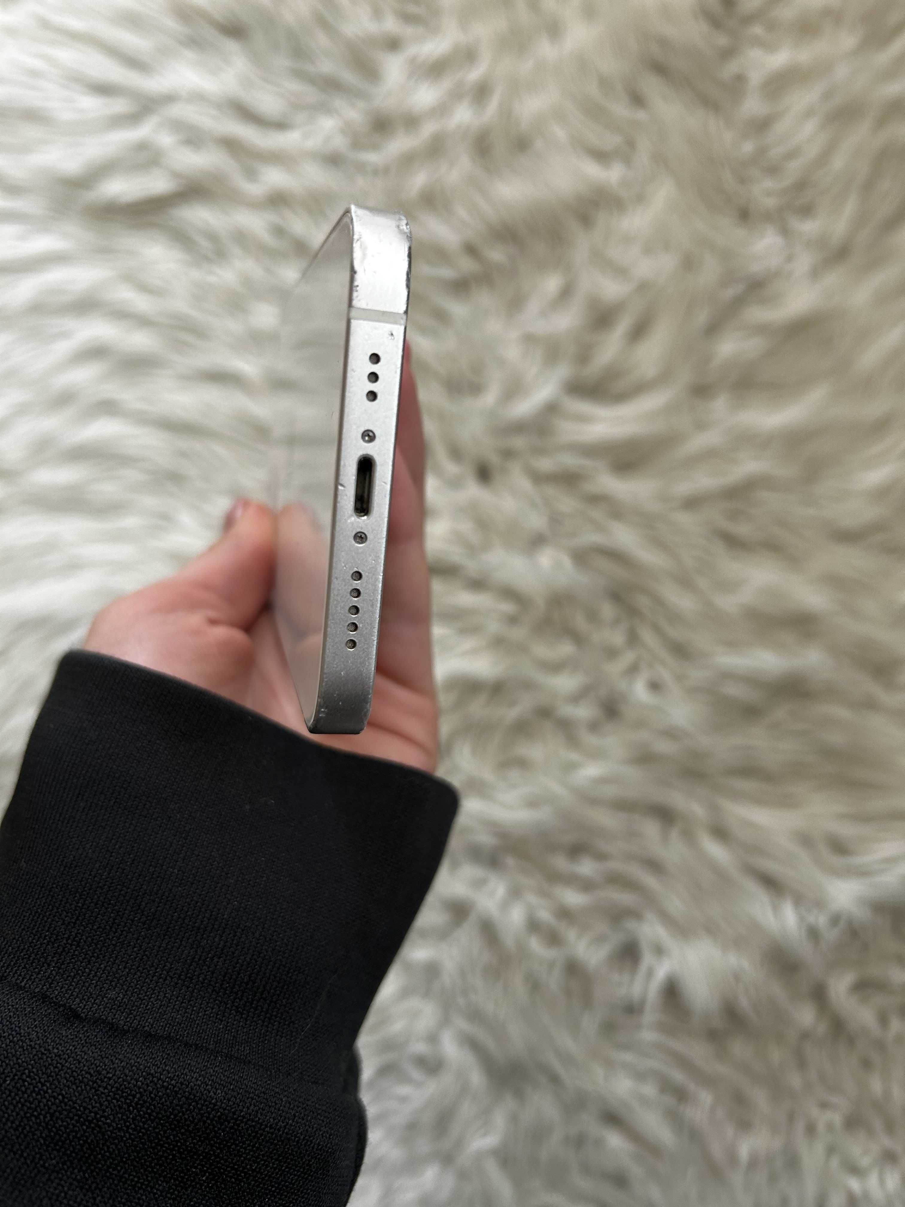 IPhone 12 128gb В Добро състояние Бял