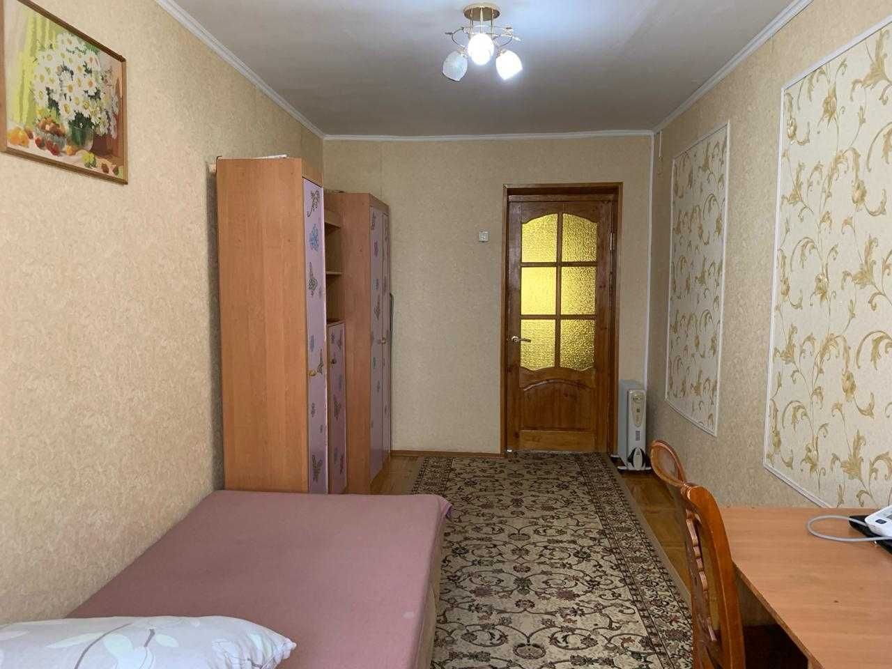 Продам 3 комн,кв. в районе центрального стадиона.