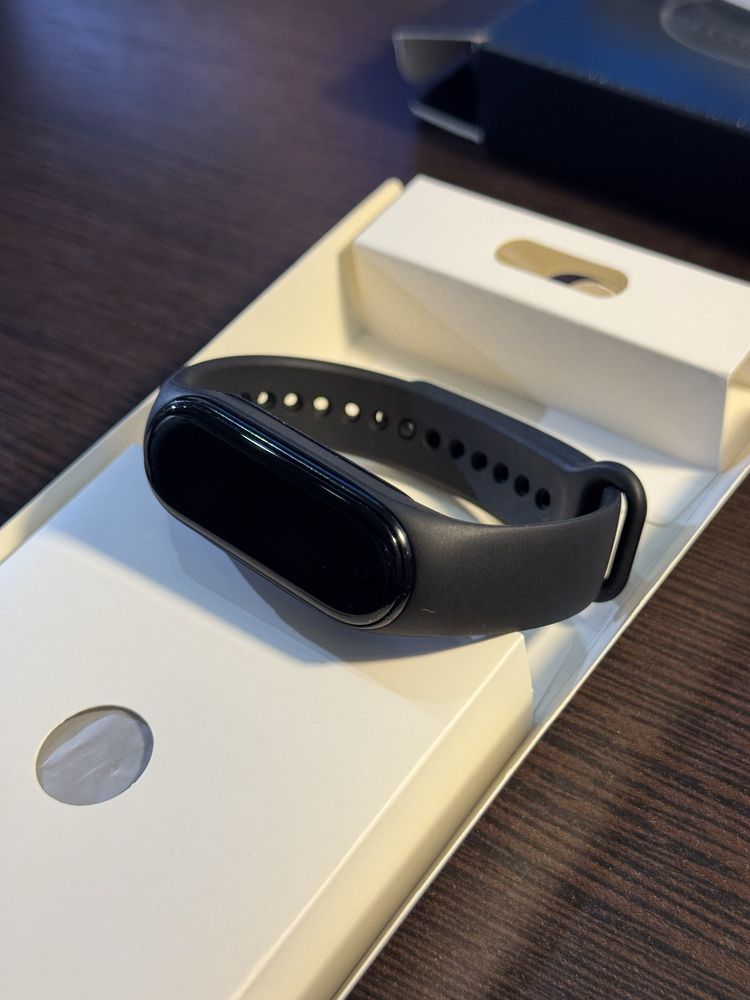 Продаётся Mi Smart Band 5 б/у