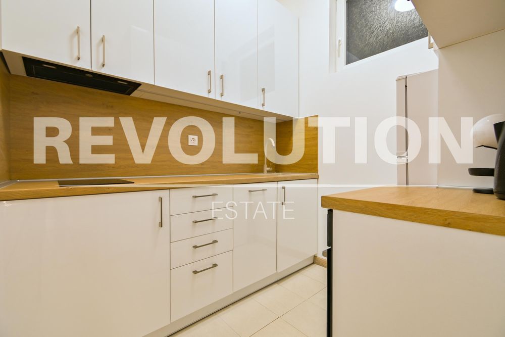 Дава се под наем Двустаен апартамент в София, Център - 62 кв.м за 800 € - Снимка #2