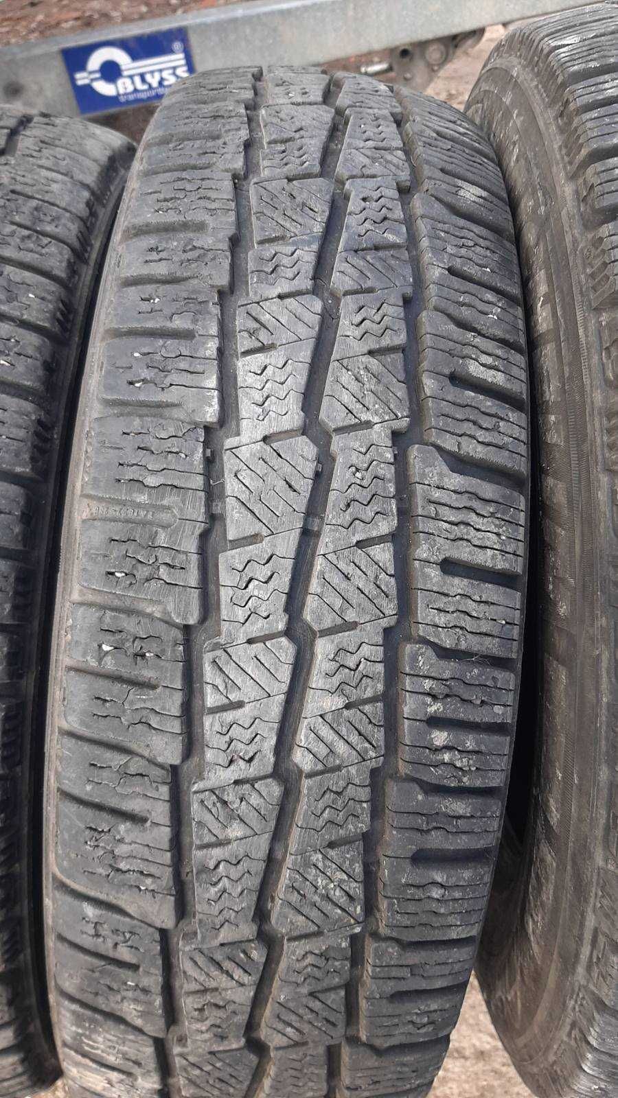 2 броя бусови гуми 195 75 16с Michelin 9mm дот19 и 20