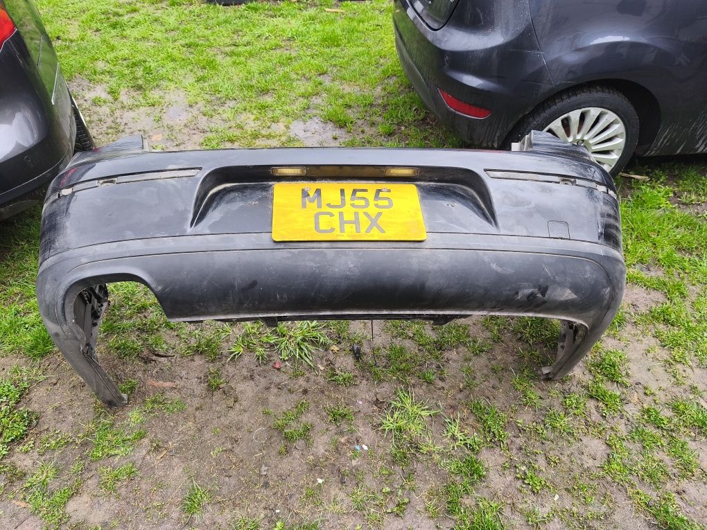 Bară spate/ fustă bară spate neagră LC9X Volkswagen Passat B6 berlină