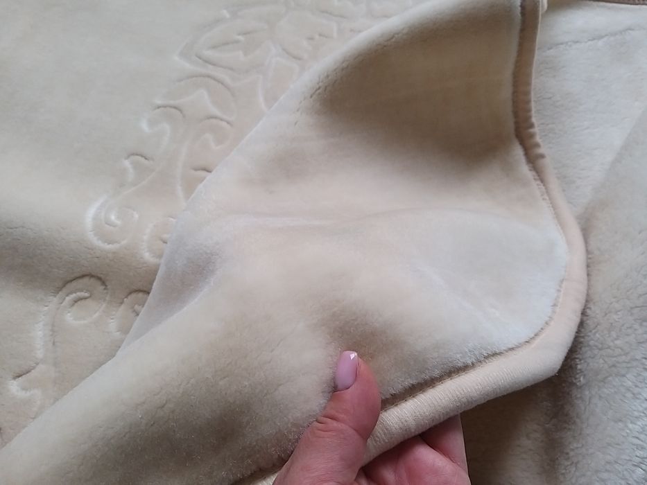 Patura groasa crem camera copii