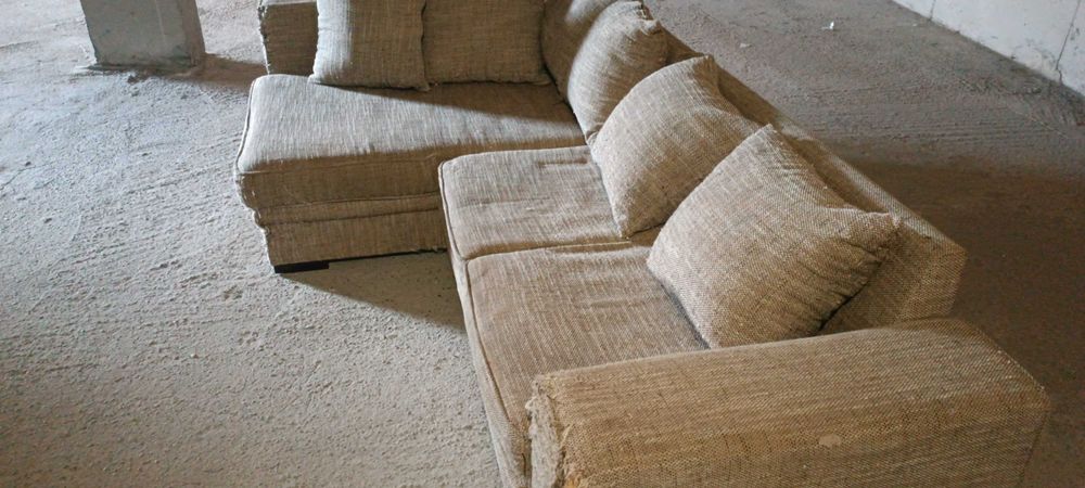 Продавам ъглова холна гарнитура