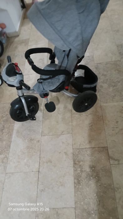 Tricicleta cu lumini si muzica./scaun auto cu isofix