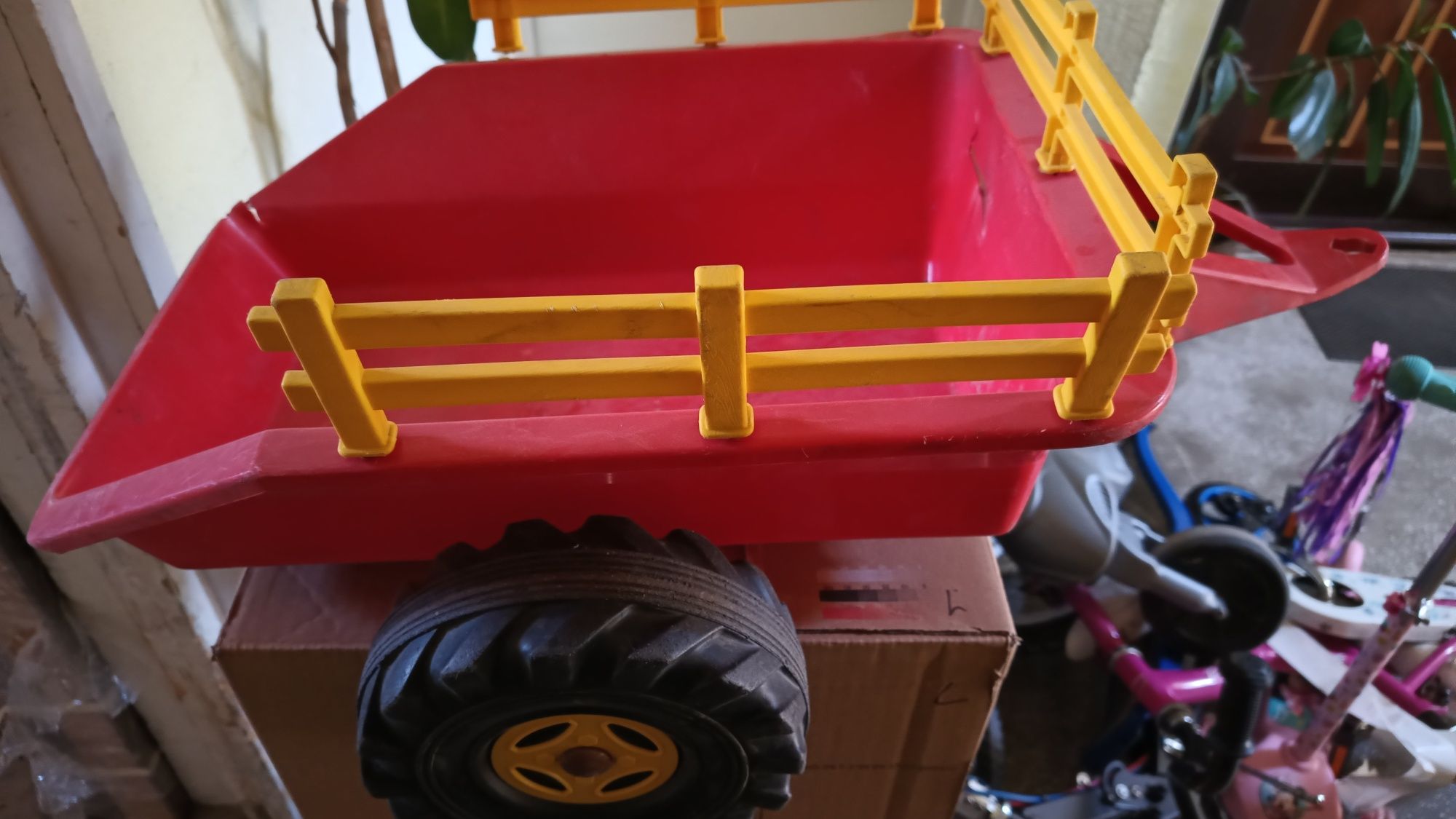 Tractoras cu remorca Injusa - Spain, cu acumulator