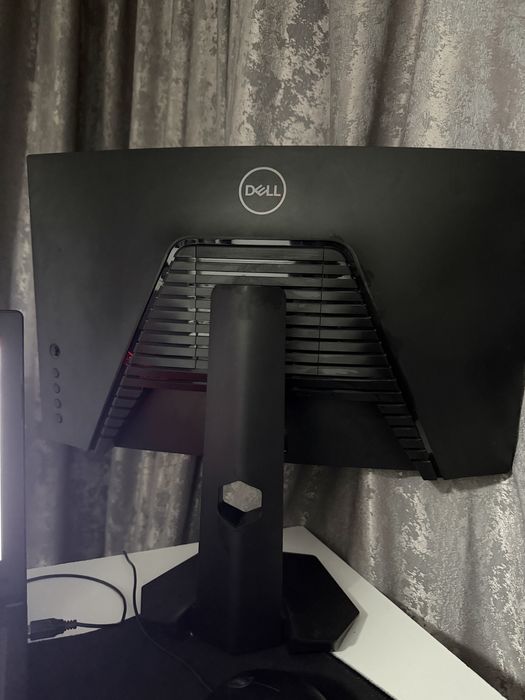 Monitor Dell de GAMING Curbat 24'