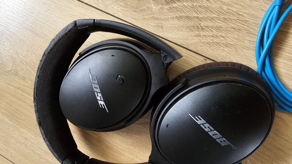 Casti Bose Quietcomfort QC 25.