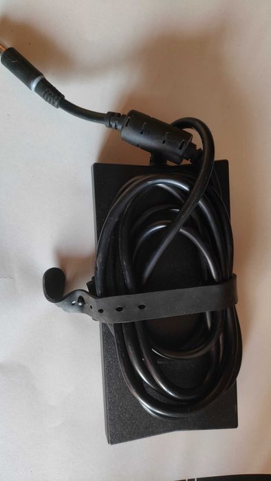 Оригинални зарядни за dell 130w 19.5v 6.7a букса 7.4мм х 5мм