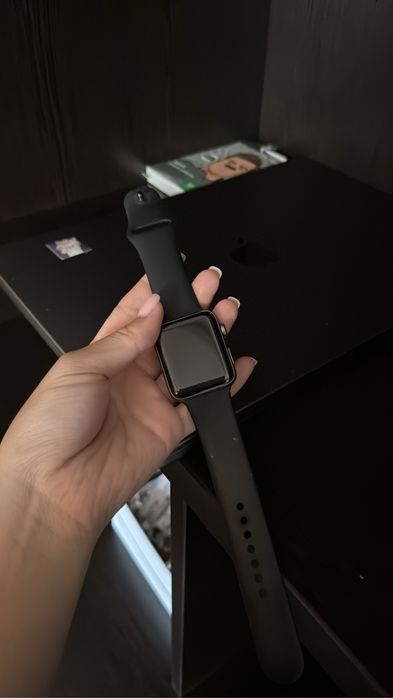 Apple Watch SE 2 ( черный цвет и розово золотистый)