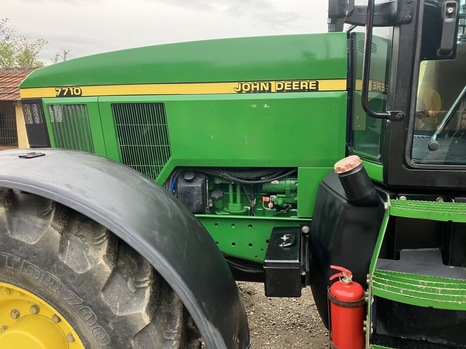 Tractor John Deere 7710