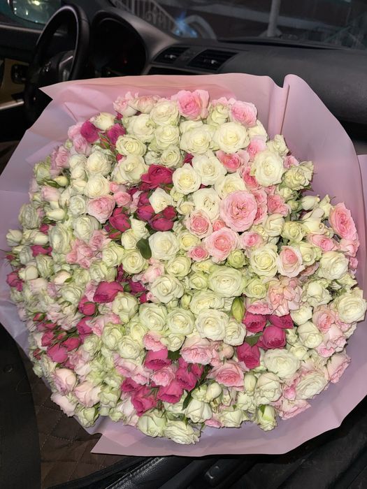 Букет кустовая роза