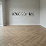 Montaj parchet laminat stratificat herringbone LVT plinta