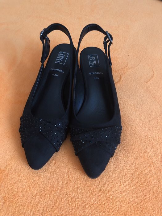Pantofi decupati marimea 37