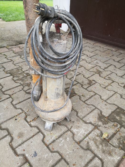 Pompa cu plutitor