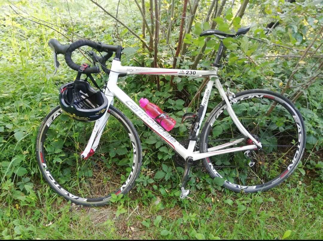 Bicicleta de sosea Cannondale Synapse Carbon 105