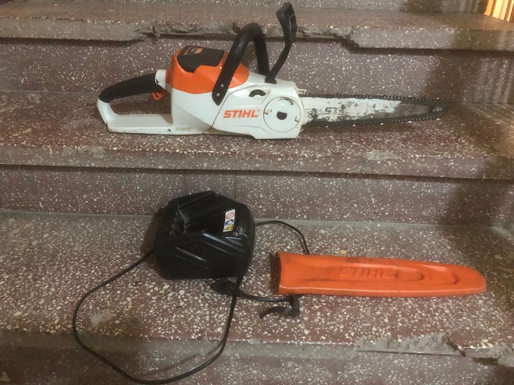 Drujba electrica Stihl MSA 120 C cu acumulator si incarcator