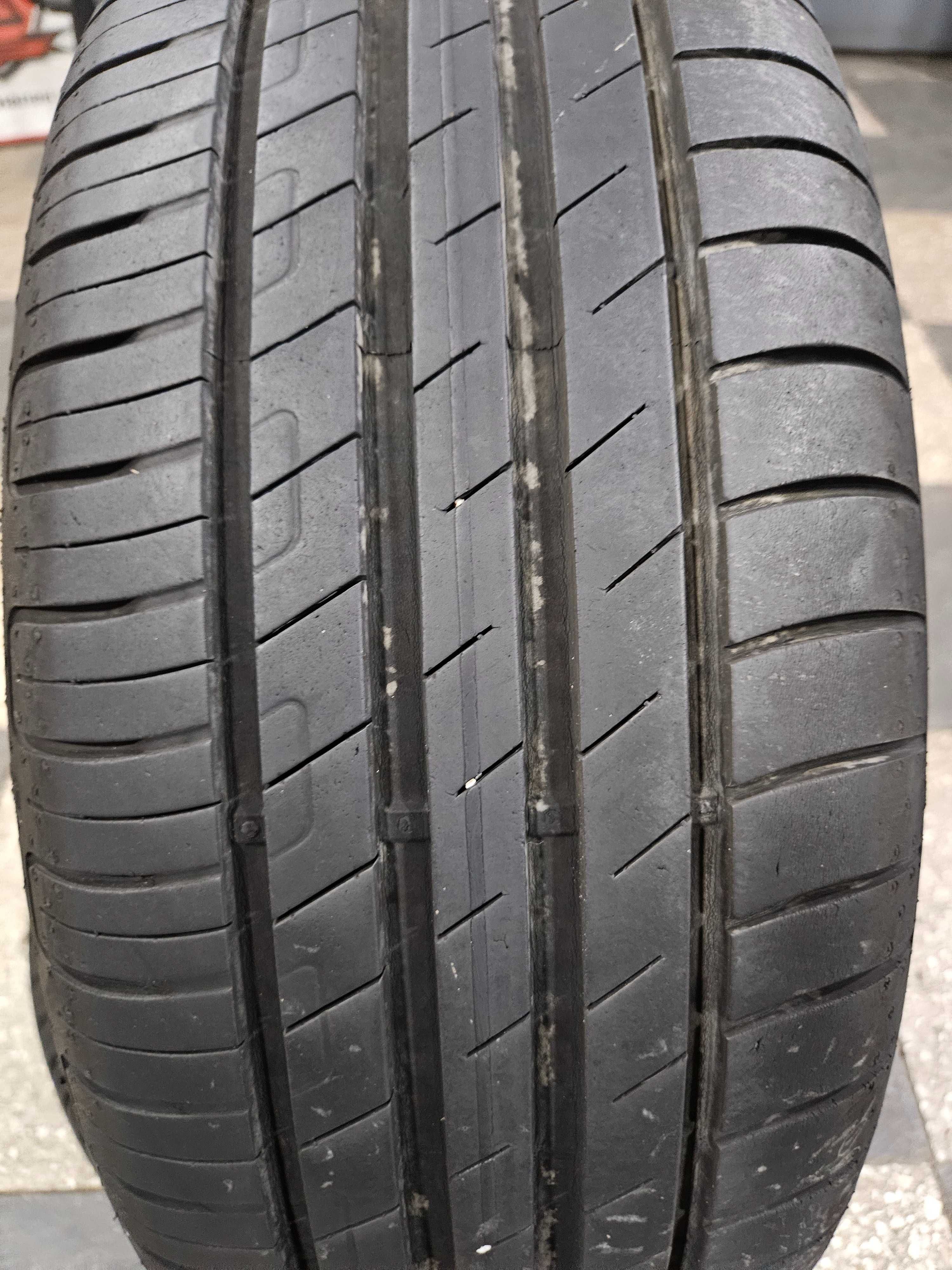 2бр 205/55/16 GOODYEAR 91V 7мм грайфер дот:19г безплатен монтаж