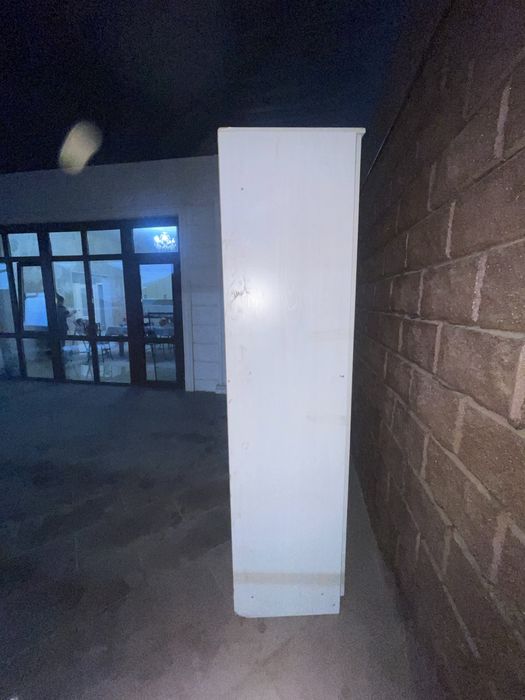 Шкаф 3 дверями он хороши ничего не случилься хорошо работает