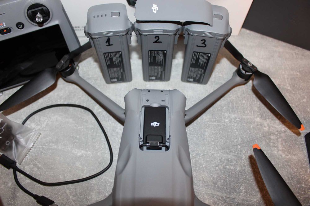 DJI Air 3S Fly More Combo (DJI RC 2)+БОНУС DJI Cellular Dongle 2 и още