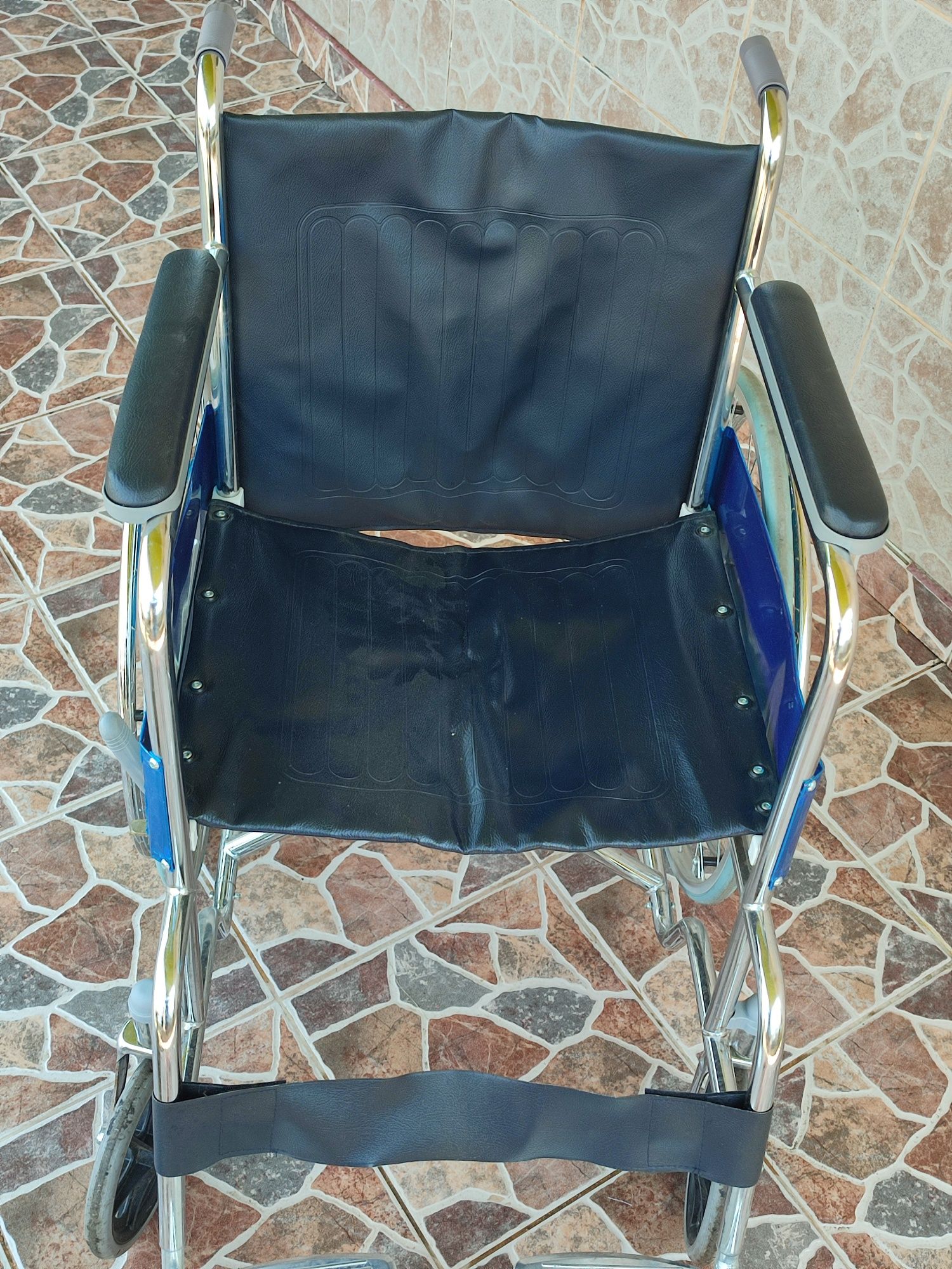 Cărucior cu rotile