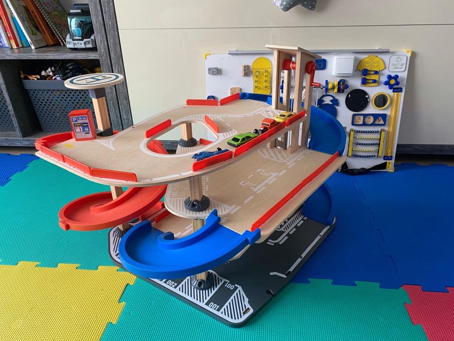 Parcare din lemn pentru copii