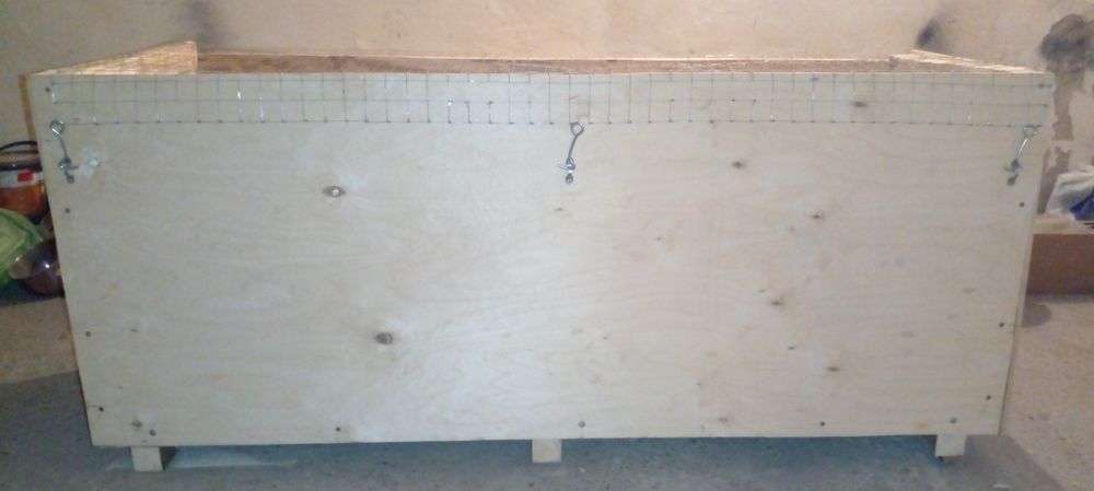 Ящик-вольер для питомцев ручной работы