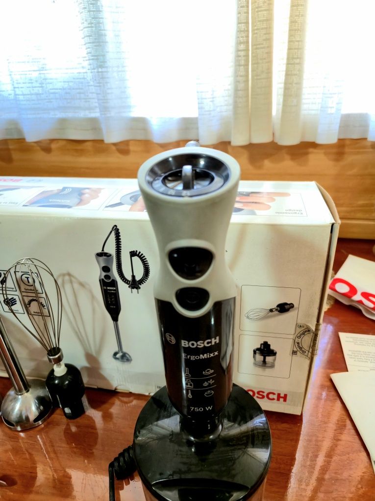 Блендер Bosch 750 w.