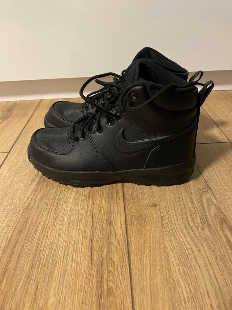 NIKE Мъжки боти  - черни