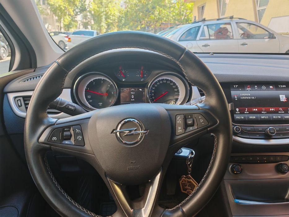 Opel astra K diesel 1.6 turbo 110 cp în perfecta stare