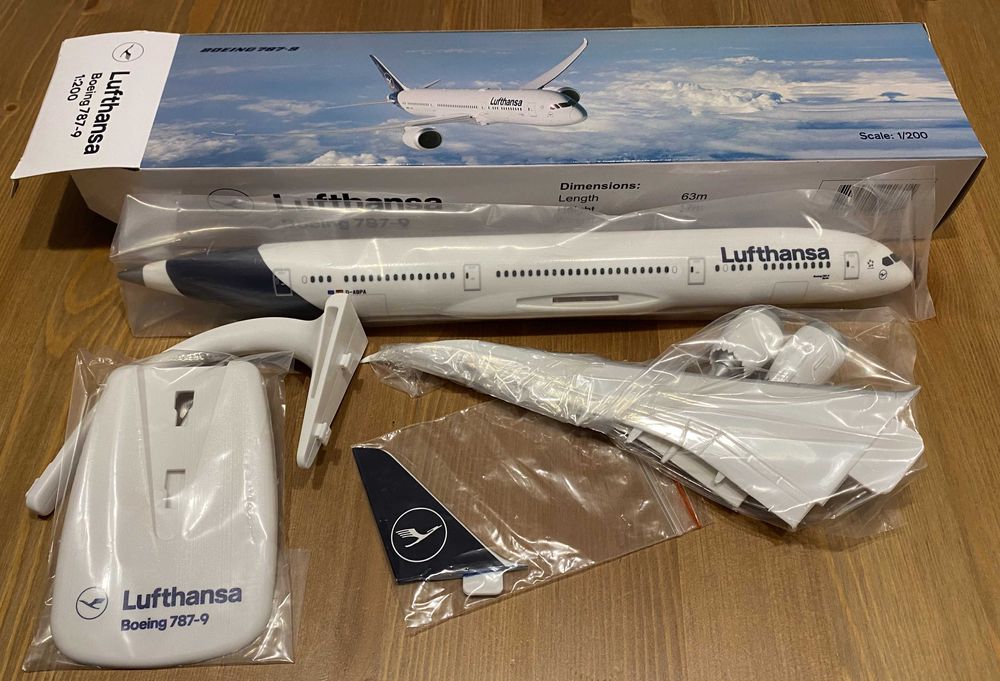 BOEING 787-9 Dreamliner LUFTHANSA Macheta avion Scara 1:200