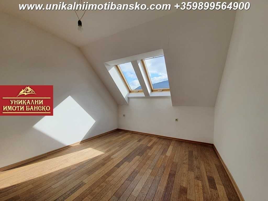 Просторен тристаен апартамент за продажба в град Банско + ГАРАЖ
