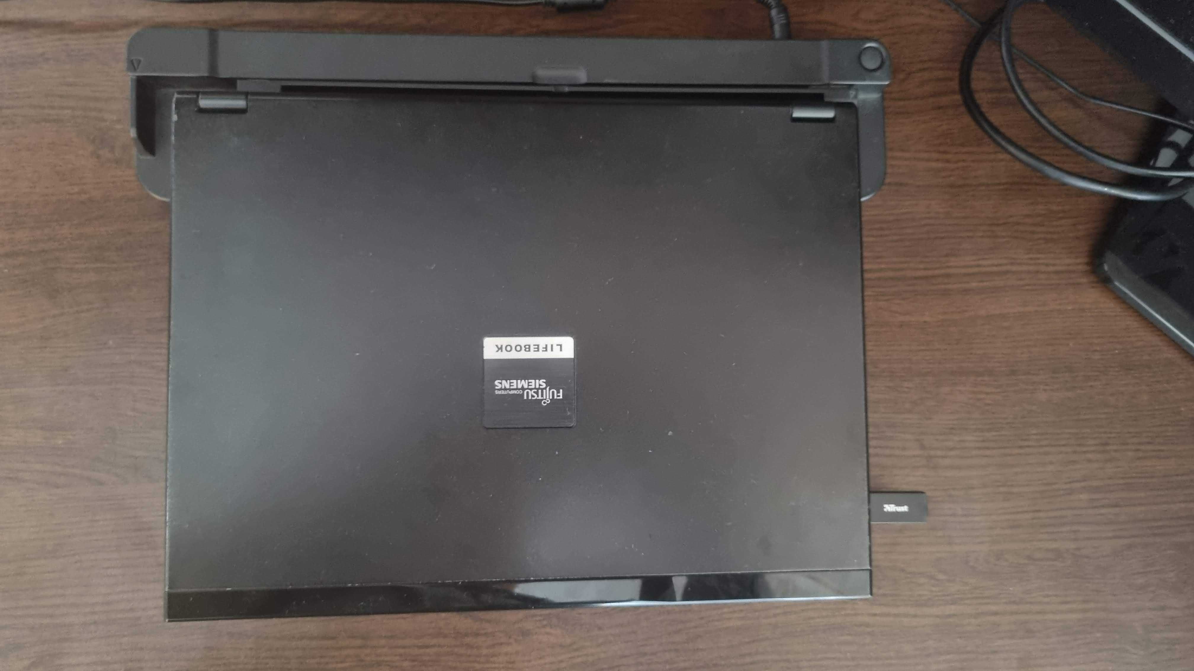 Лаптоп Fujitsu Lifebook 13,3" S760 с докинг и 22" LG LCD Monitor/TV