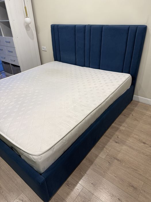 Продам кровать двух местная