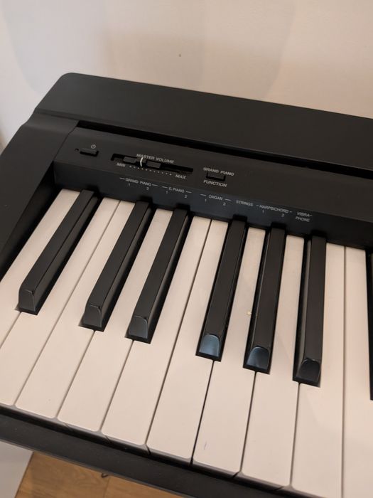 Pian Digital Yamaha P-45 B	 pianina + Scaun + stativ