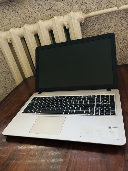 Asus noutbuk holati ideal narxi arzon