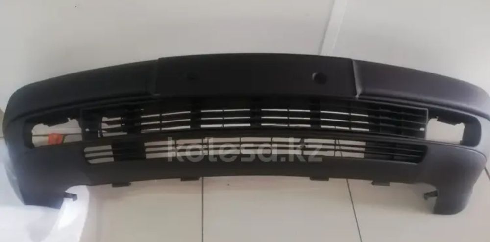 Бампер Ауди 100С4 передний китай