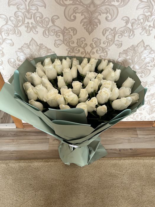 Цветы ОБЬЕМНЫЕ срочно 51 роз красивые-.