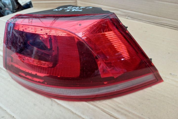 Lampa / Tripla stop DREAPTA pe aripa 5G9945096D MX1253 Volkswagen VW